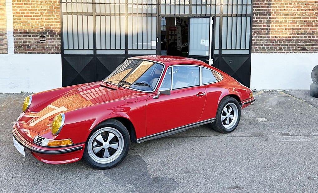 PORSCHE 911 2.4 E
