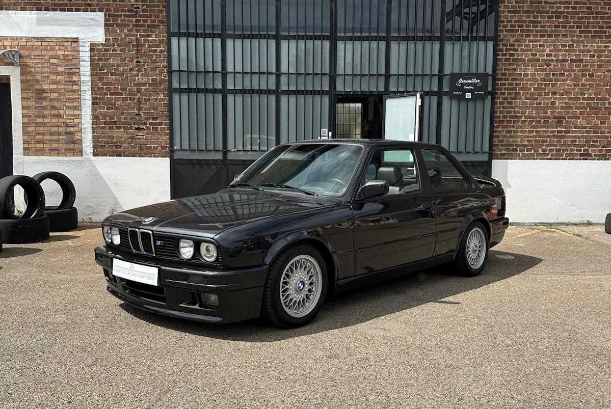 BMW 325 I KIT M TECHNIC 3 PORTES