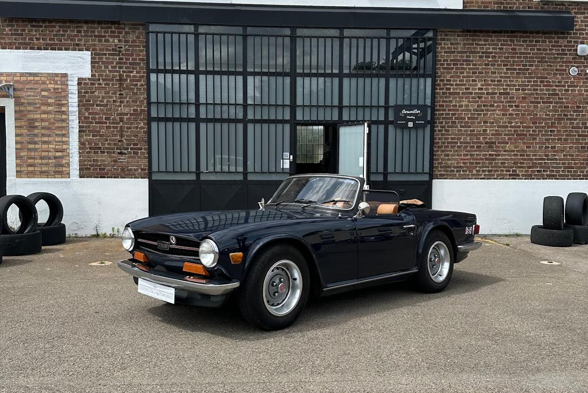 TRIUMPH TR6