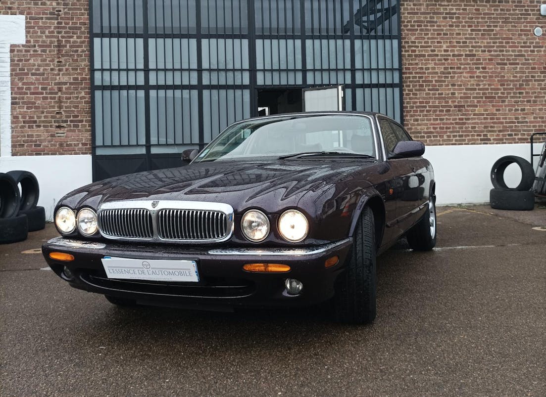 JAGUAR XJ308 V8 3.2